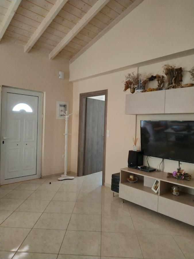 Alexandra Apartment Artemida  Bagian luar foto