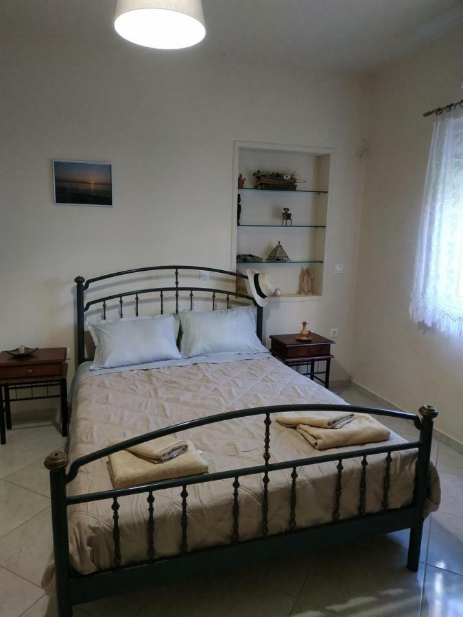 Alexandra Apartment Artemida  Bagian luar foto